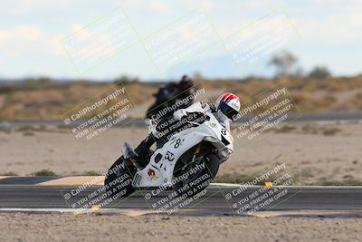 media/Nov-16-2025-Race Pace (Sun) [[8c5fa54630]]/Non Verified Riders (1st 20 Minutes)/5-Turn 15 (110pm)/